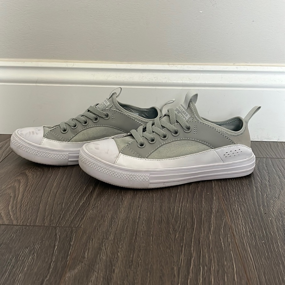 Grey Converse ALL STAR WAVE sneakers